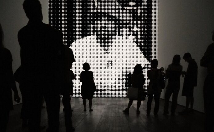 Jared Bleznick - bearbeitet mit PhotoFunia
